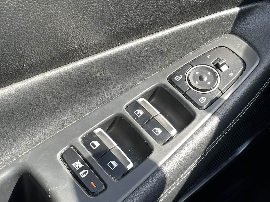 2020 Hyundai Santa Fe Limited 28