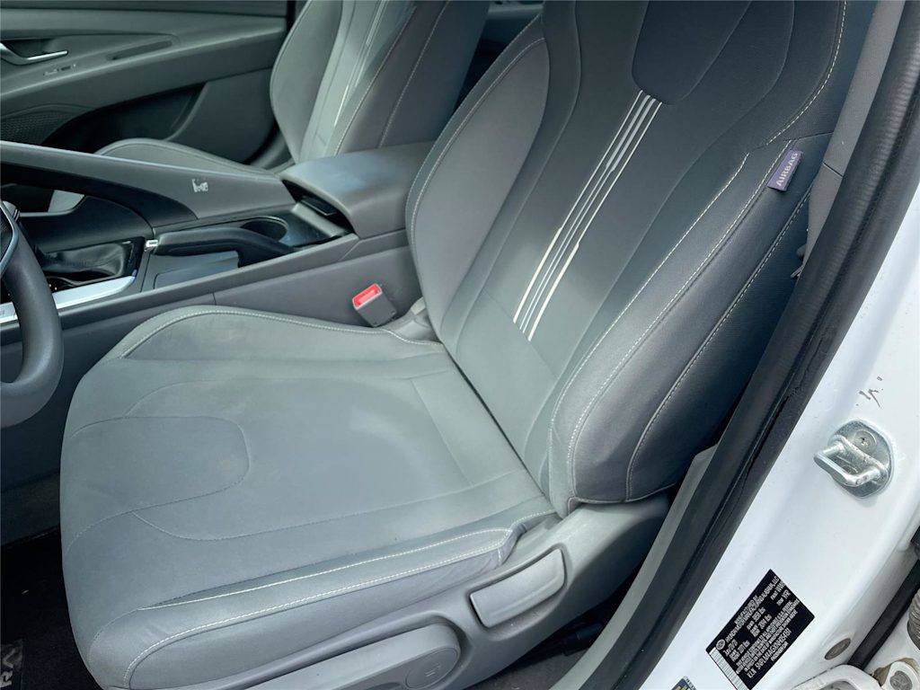 Thumbnail: 2022 Hyundai Elantra - 5