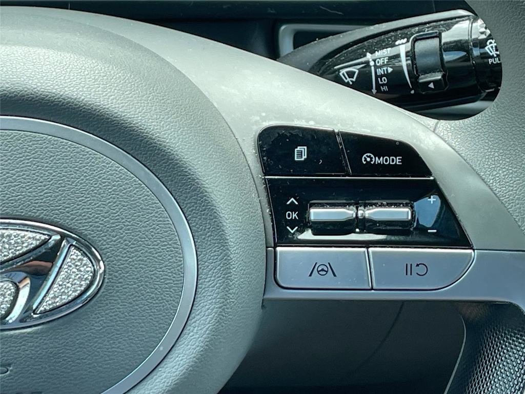 Thumbnail: 2022 Hyundai Elantra - 23