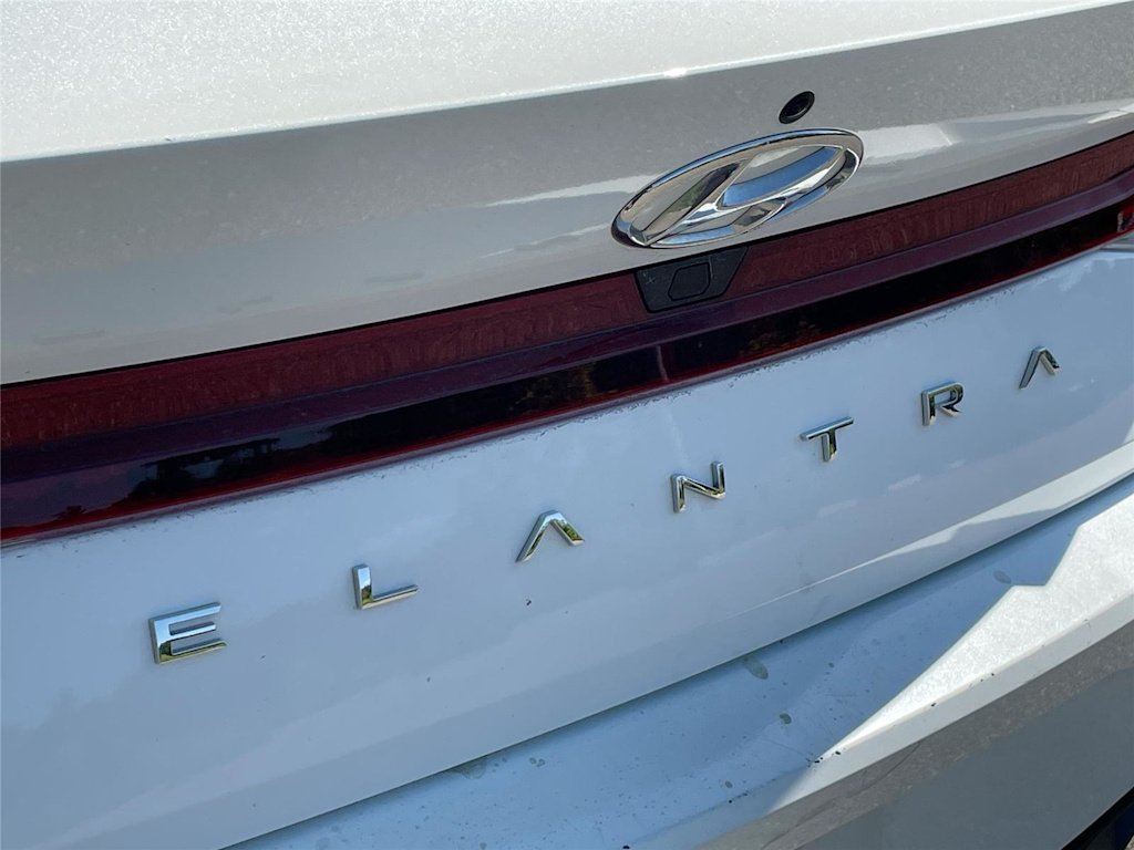 Thumbnail: 2021 Hyundai Elantra - 16