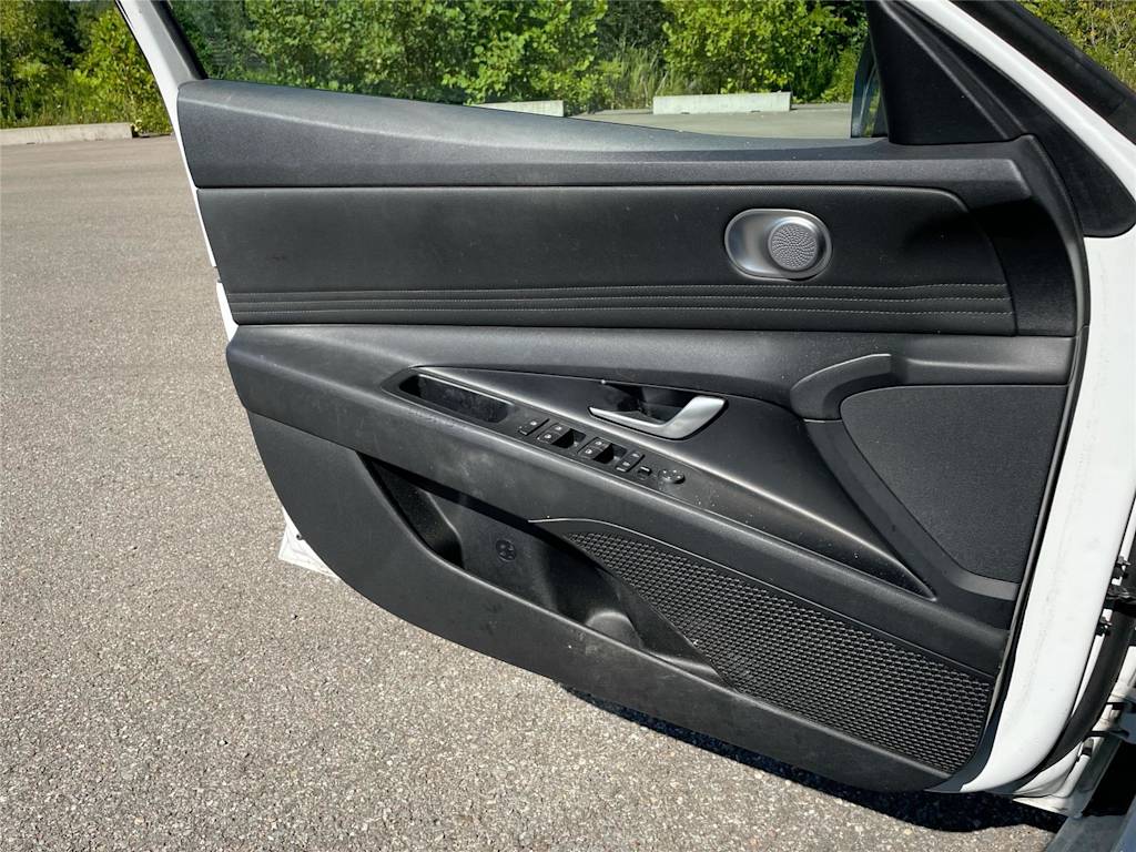 Thumbnail: 2021 Hyundai Elantra - 20