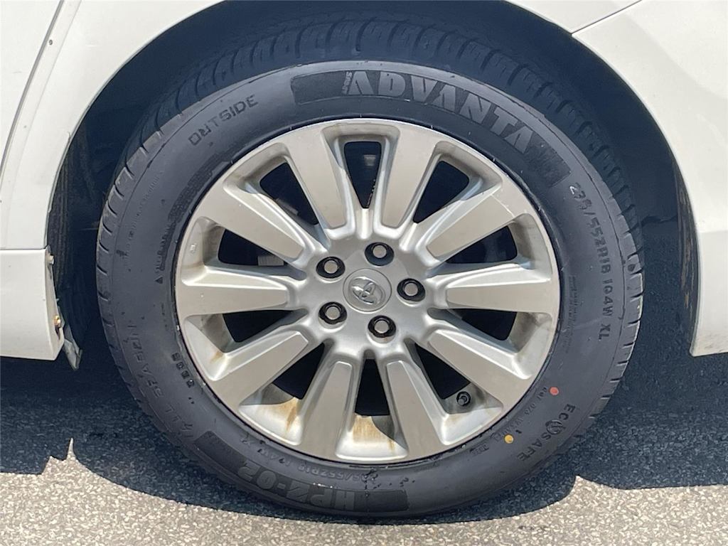 Thumbnail: 2015 Toyota Sienna - 5