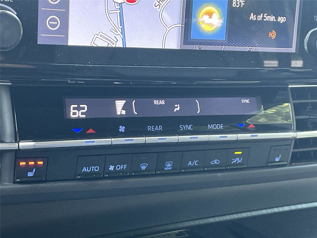 Thumbnail: 2021 Toyota Sienna - 17