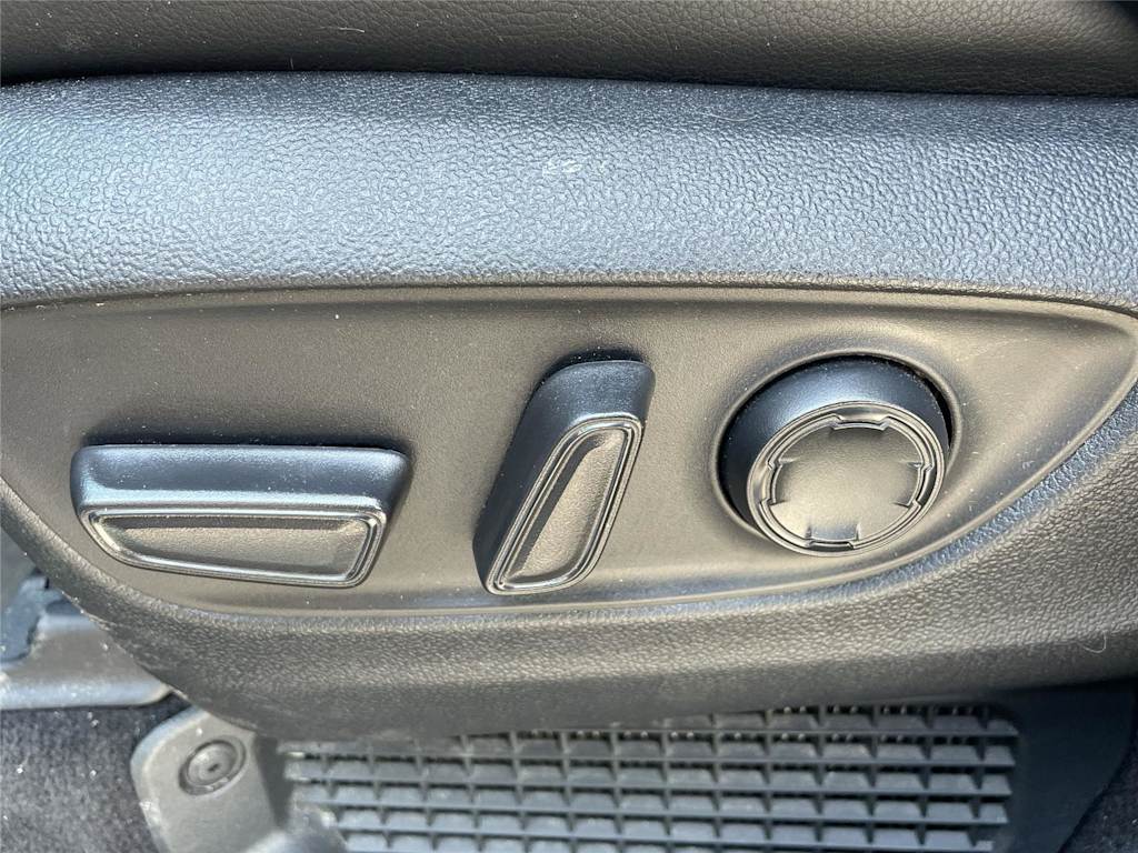 Thumbnail: 2021 Toyota Sienna - 14