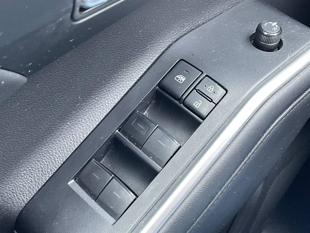 Thumbnail: 2020 Toyota Highlander - 31