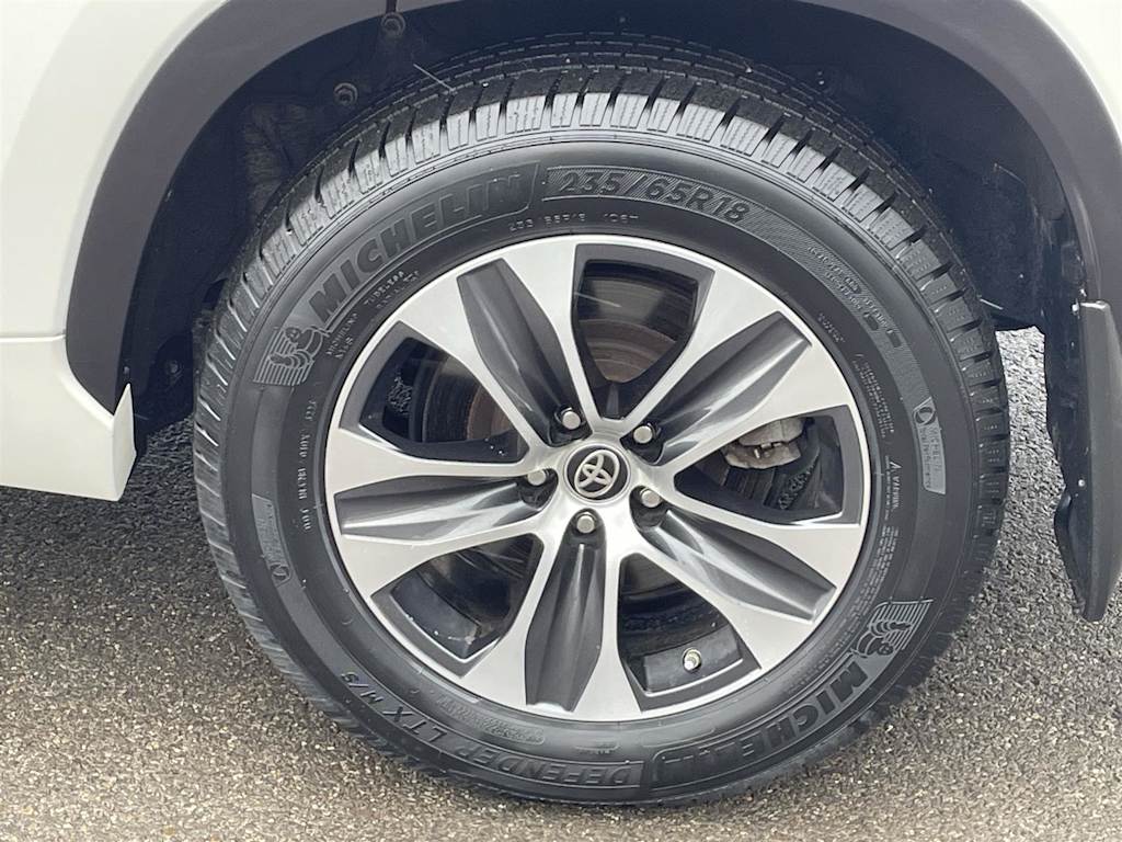 Thumbnail: 2020 Toyota Highlander - 8