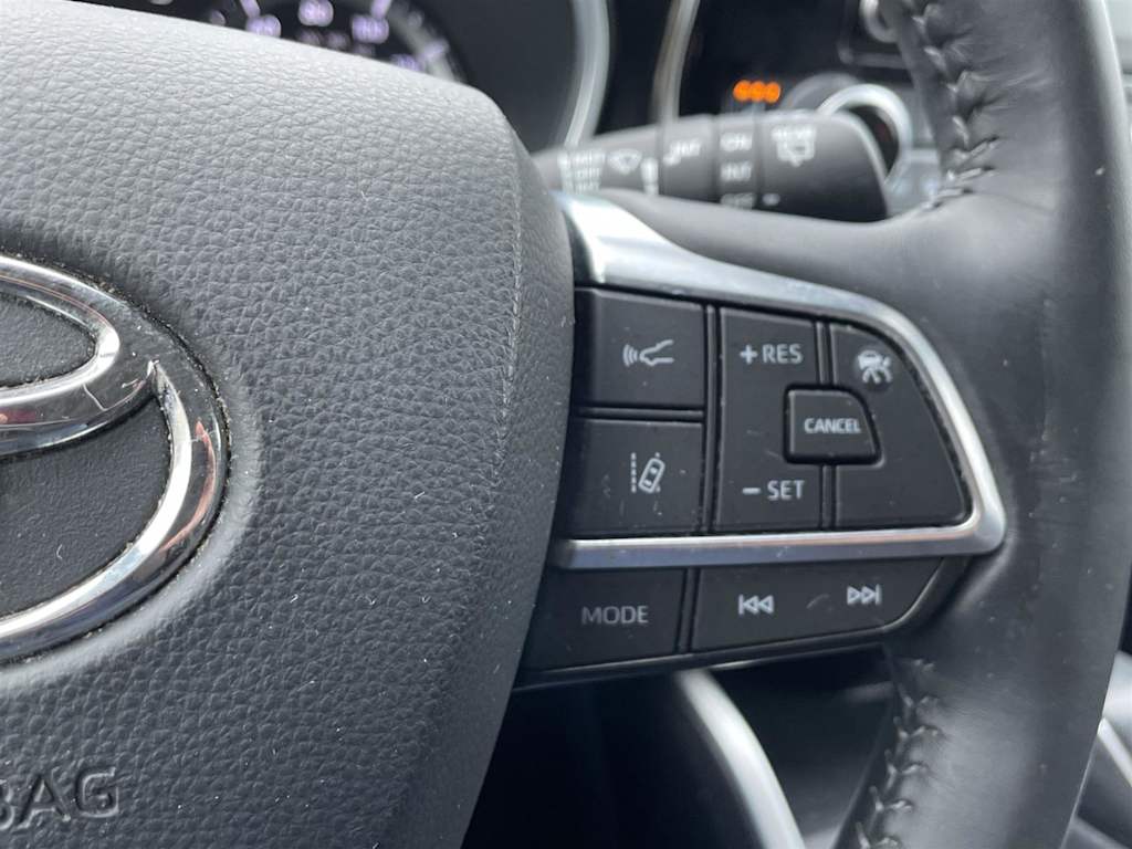 Thumbnail: 2020 Toyota Highlander - 33