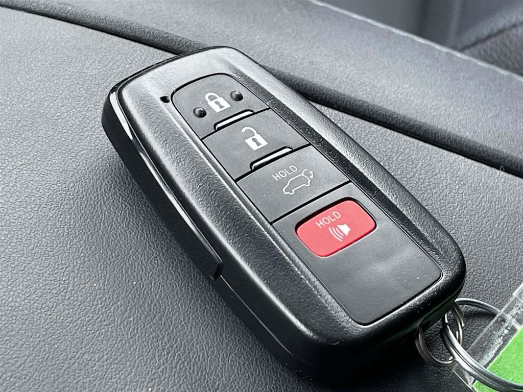 Thumbnail: 2020 Toyota Highlander - 16