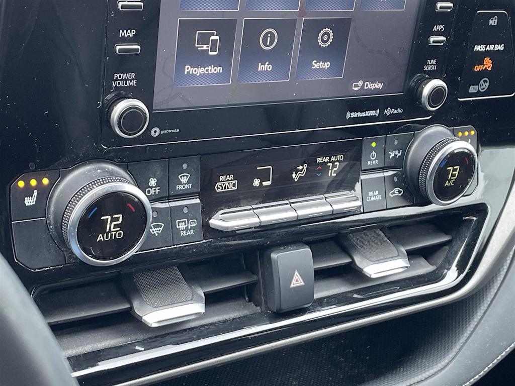 Thumbnail: 2020 Toyota Highlander - 28