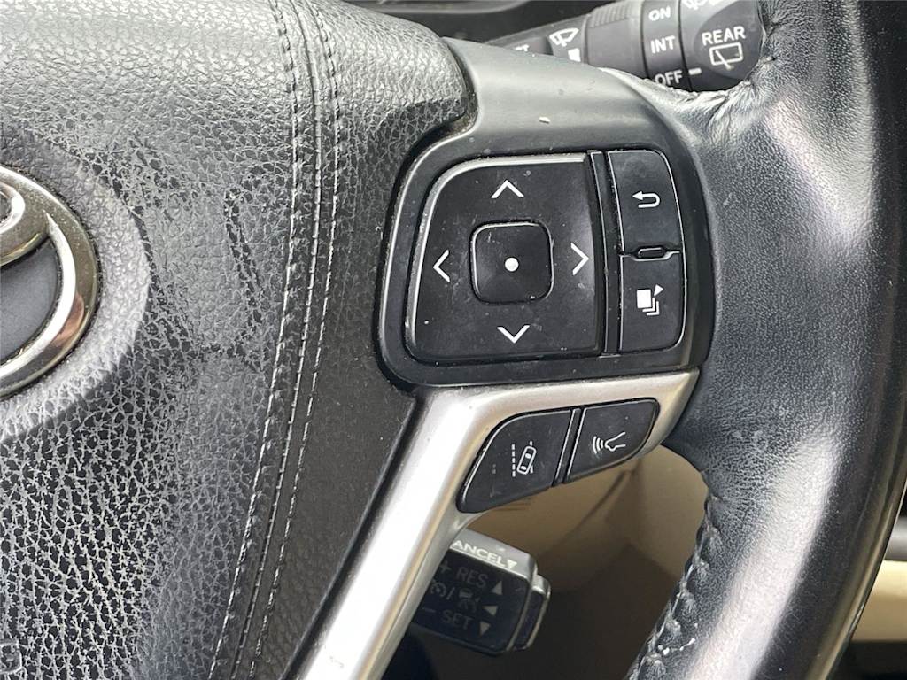 Thumbnail: 2018 Toyota Highlander - 22