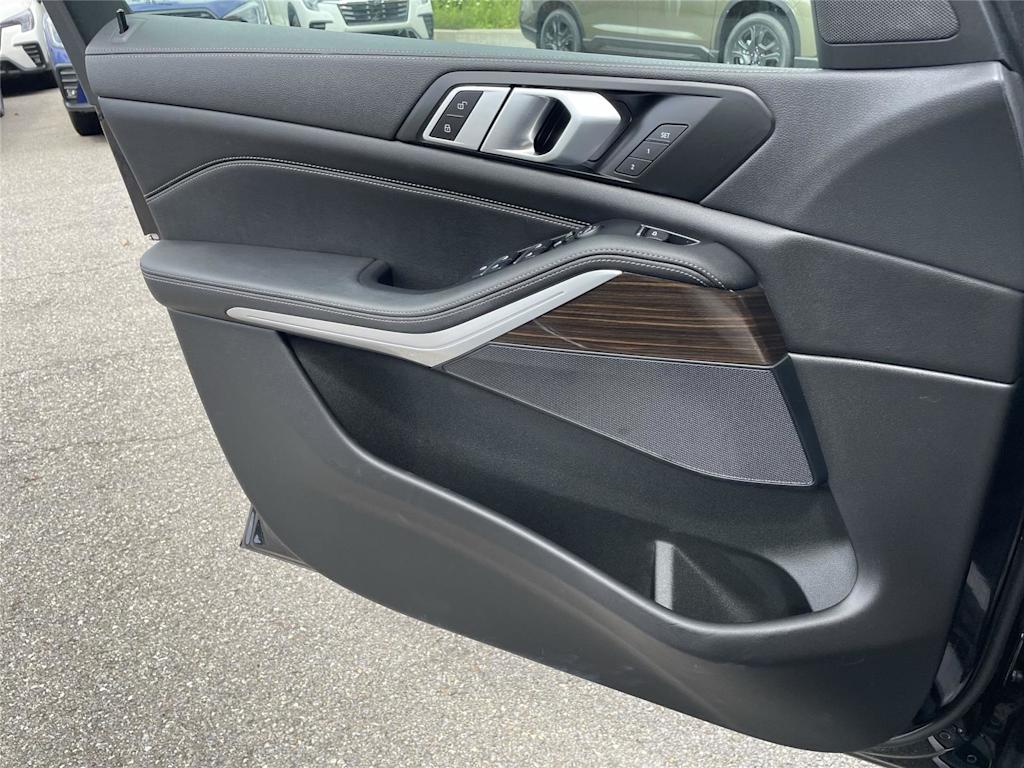 Thumbnail: 2023 BMW X5 - 28