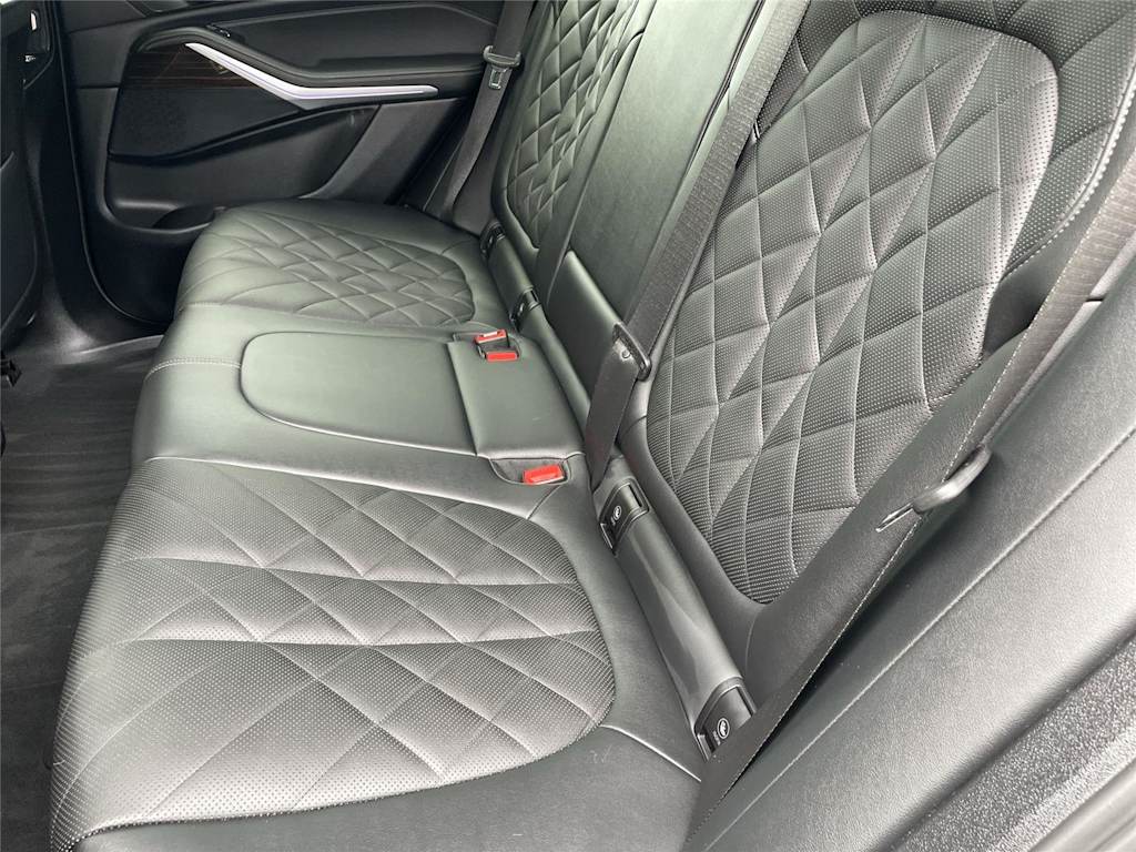 Thumbnail: 2023 BMW X5 - 11