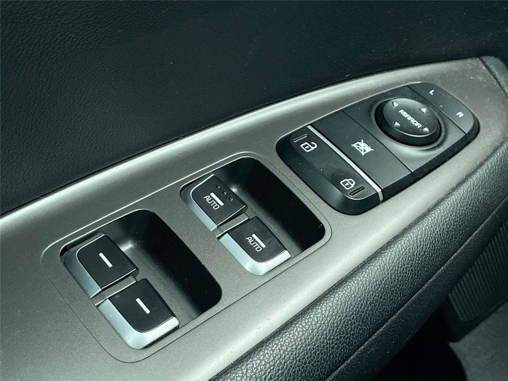 Thumbnail: 2019 Kia Optima - 20