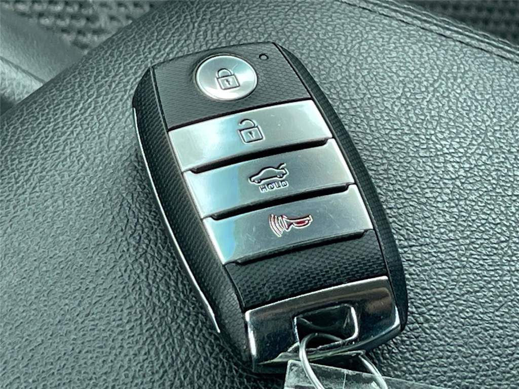 Thumbnail: 2019 Kia Optima - 10