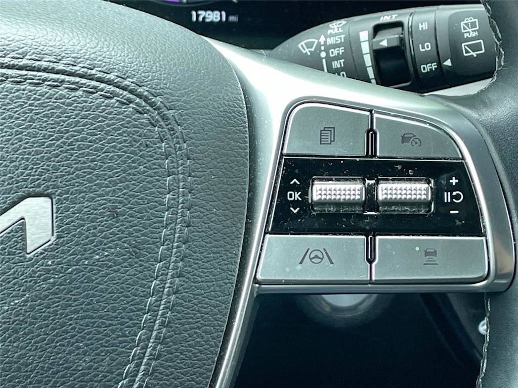 Thumbnail: 2024 Kia Telluride - 24