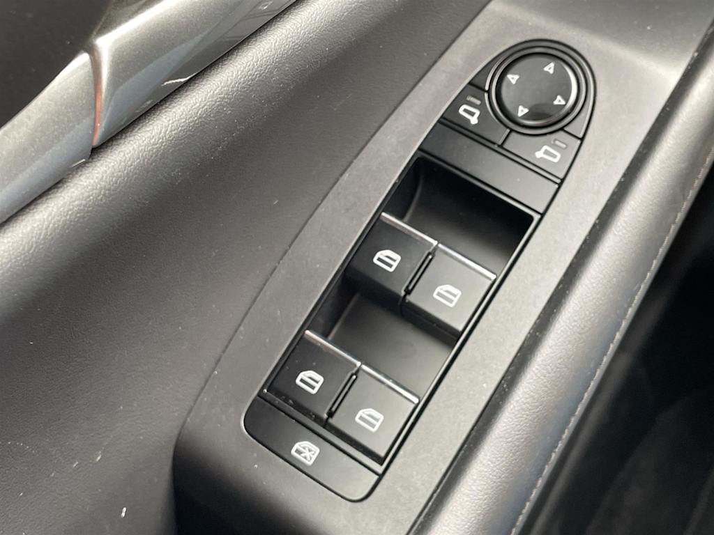2022 Mazda Mazda3 Select 26