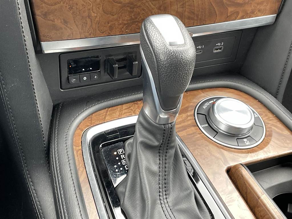 2023 Nissan Armada SL 12