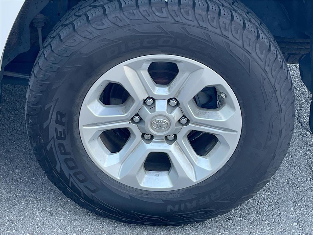 Thumbnail: 2019 Toyota 4Runner - 7