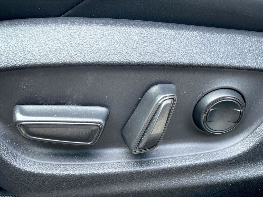 Thumbnail: 2026 Subaru Solterra - 17
