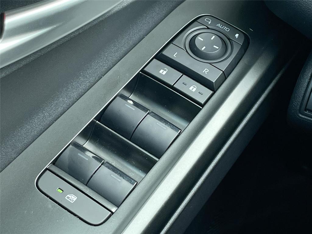 Thumbnail: 2026 Subaru Solterra - 20