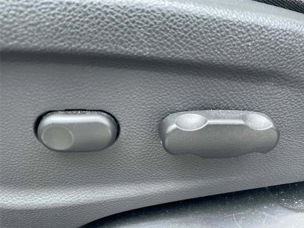 Thumbnail: 2019 Buick Encore - 15