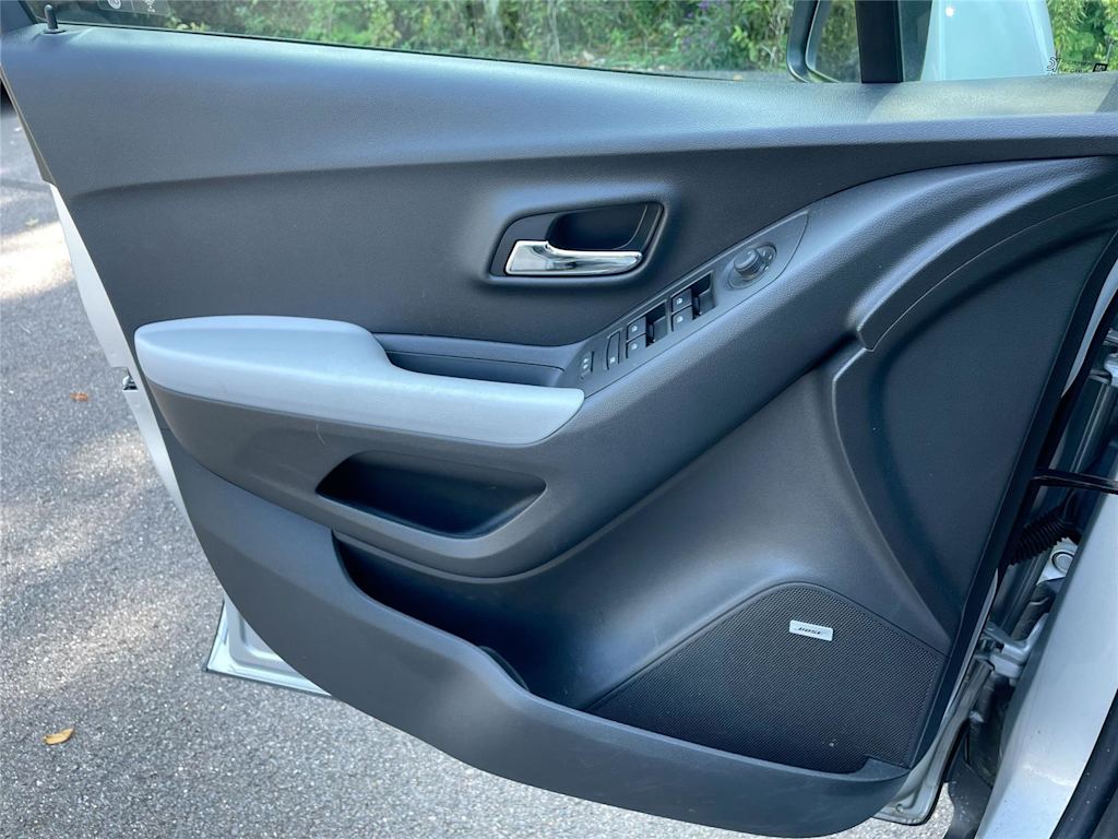 Thumbnail: 2020 Chevrolet Trax - 21