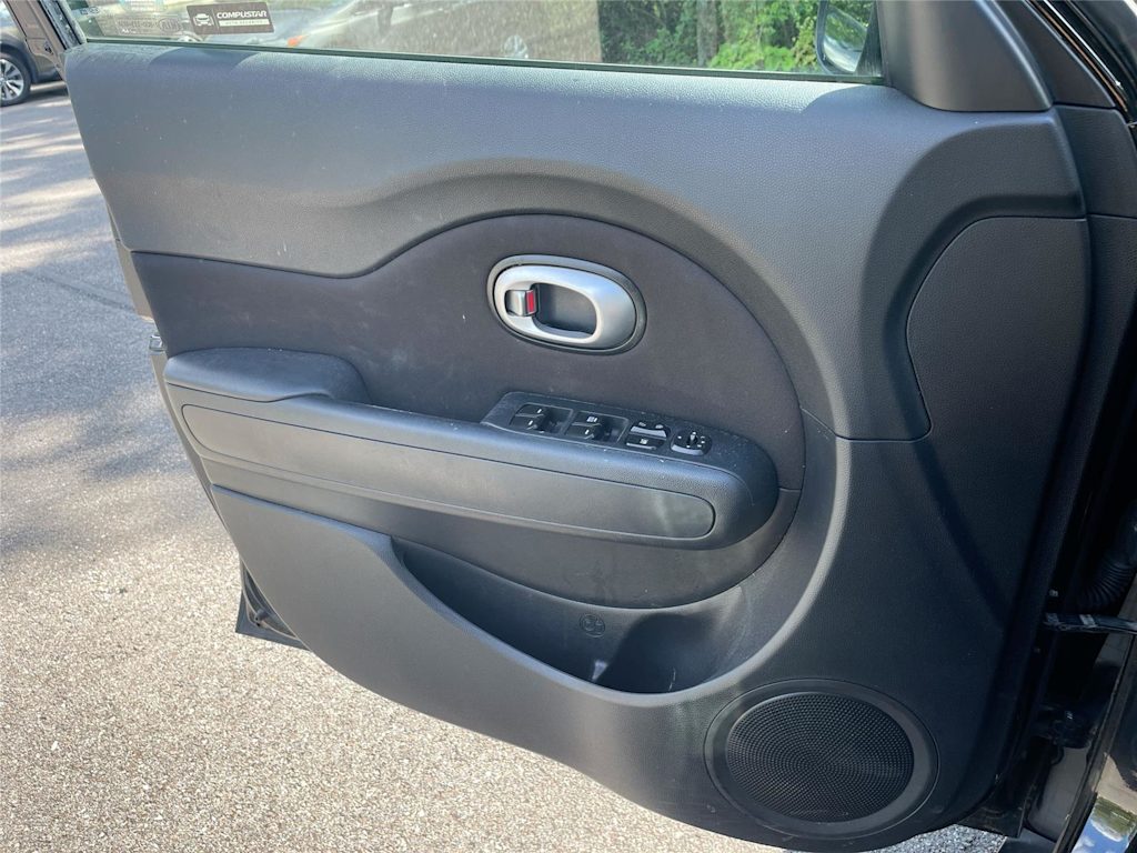 Thumbnail: 2016 Kia Soul - 17