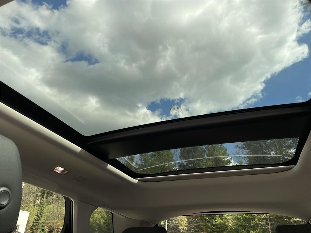 Thumbnail: 2021 Land Rover Range Rover Evoque - 22