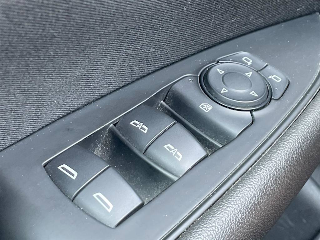 Thumbnail: 2018 Buick Regal - 29