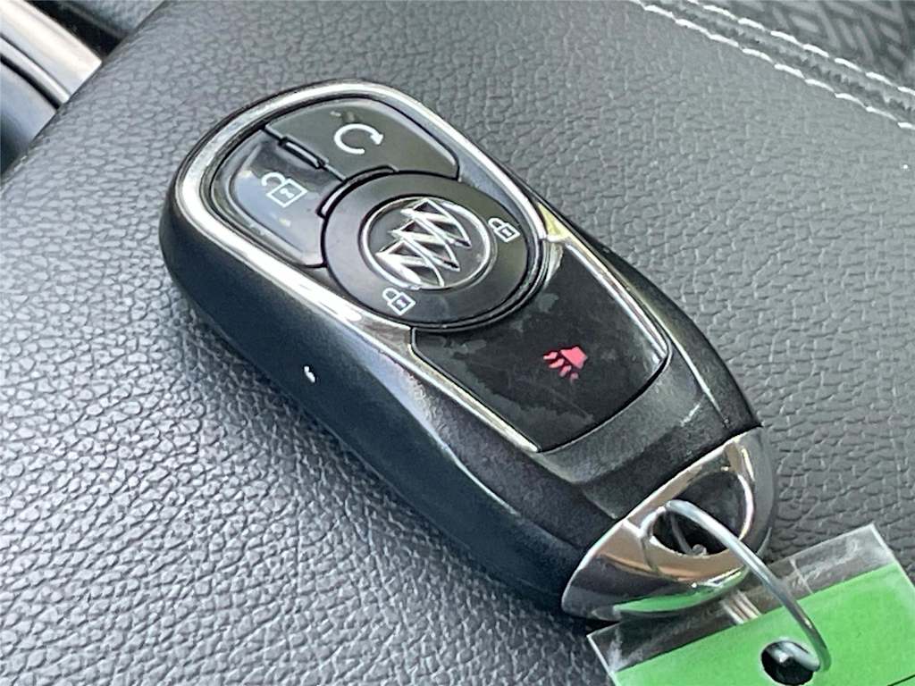 Thumbnail: 2018 Buick Regal - 16