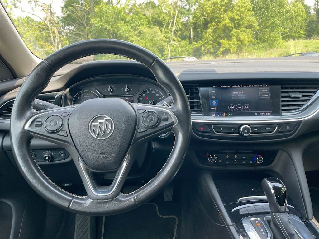 Thumbnail: 2018 Buick Regal - 2