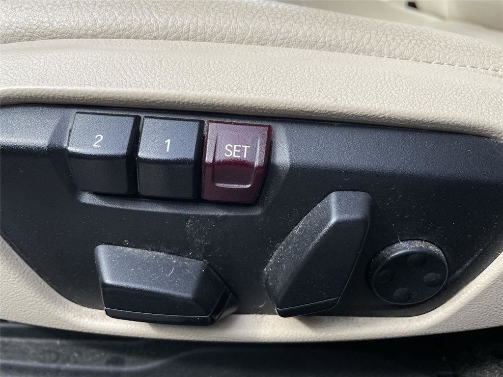 Thumbnail: 2017 BMW X1 - 16