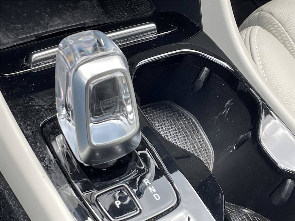 Thumbnail: 2023 Volvo XC40 - 13