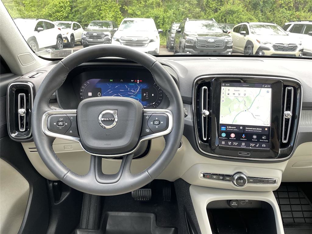 Thumbnail: 2023 Volvo XC40 - 2