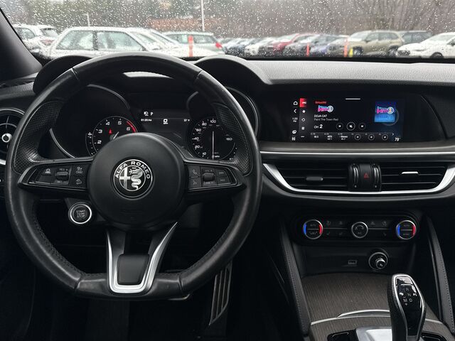 2022 Alfa Romeo Stelvio Ti 2