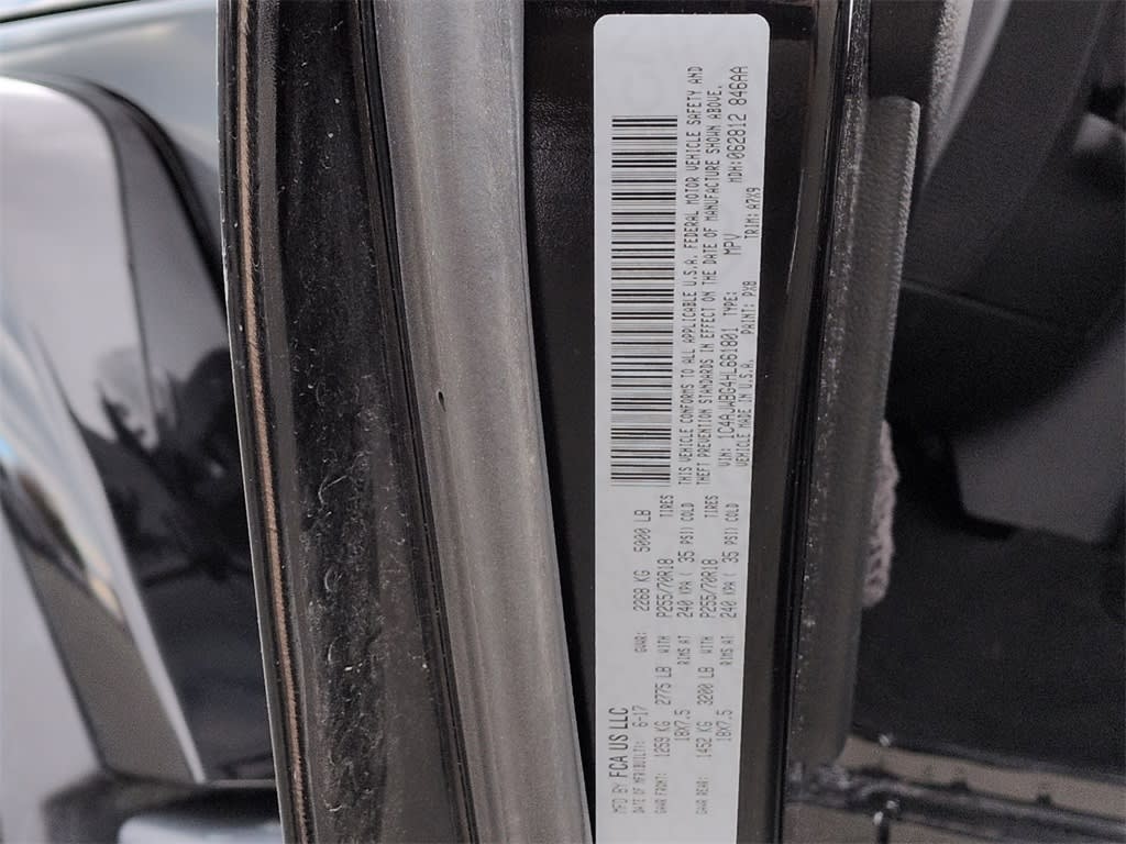 Thumbnail: 2017 Jeep Wrangler - 18