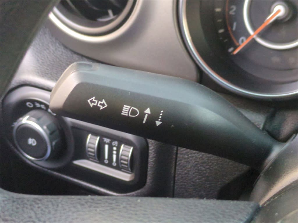 2021 Jeep Wrangler Unlimited Sport 32