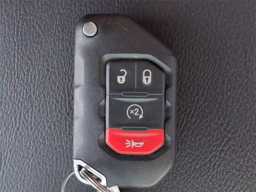 Thumbnail: 2019 Jeep Wrangler - 18