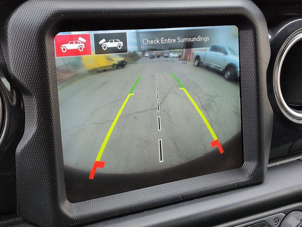 Thumbnail: 2022 Jeep Wrangler - 32