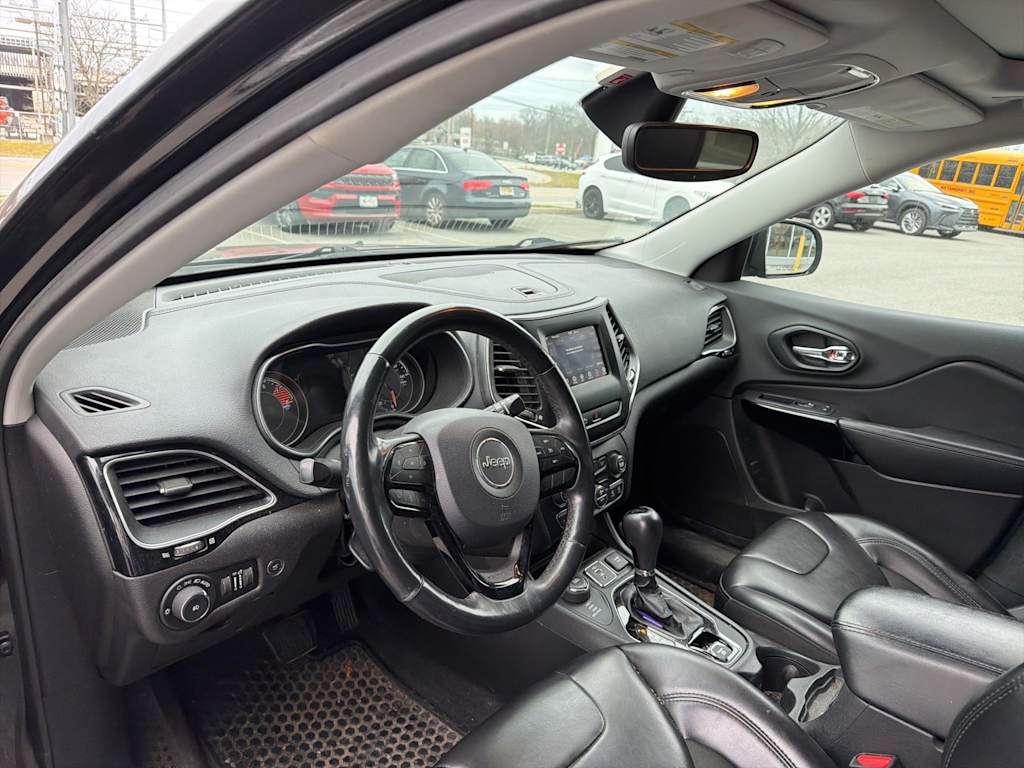 Thumbnail: 2019 Jeep Cherokee - 2