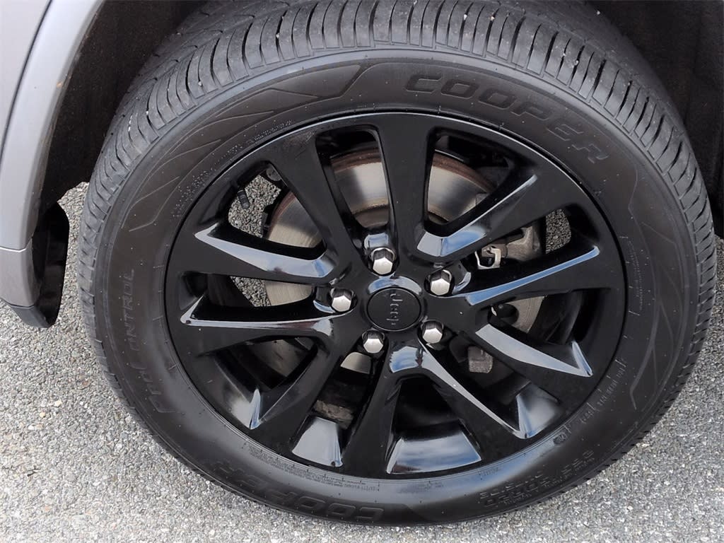 Thumbnail: 2019 Jeep Grand Cherokee - 8