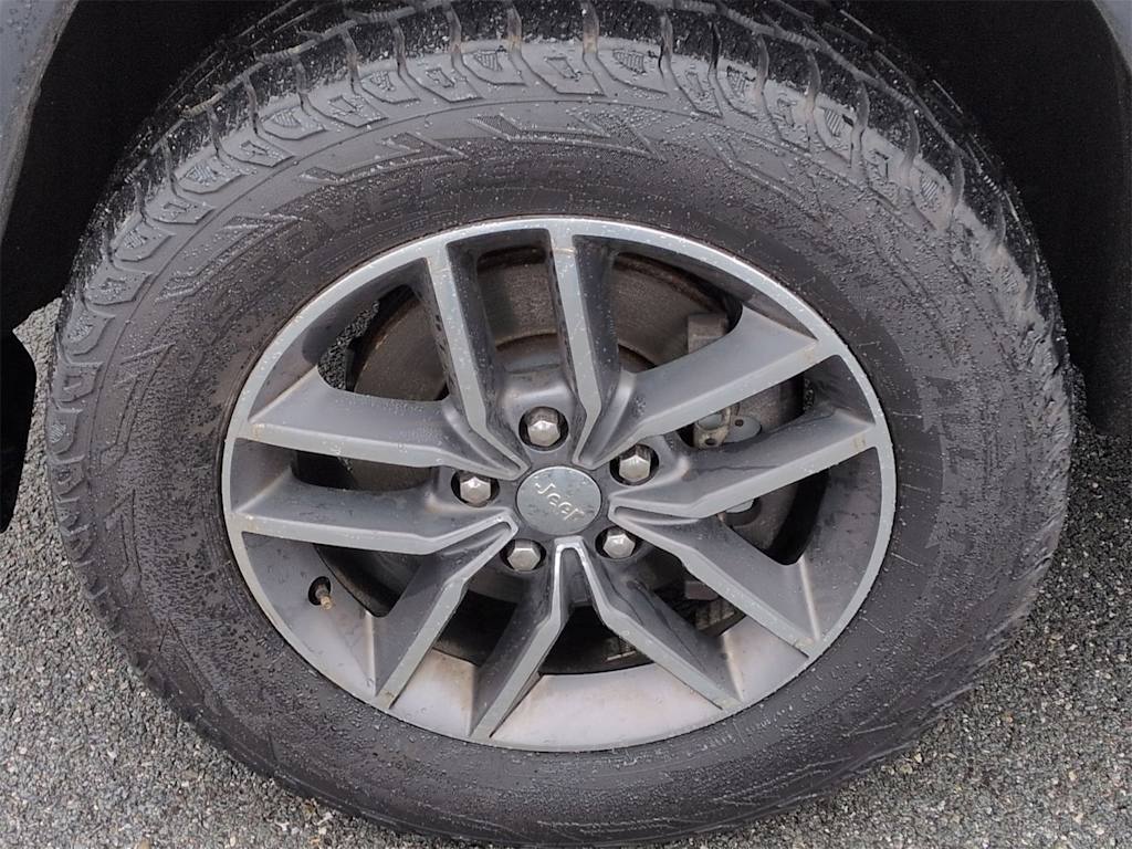 Thumbnail: 2018 Jeep Grand Cherokee - 8