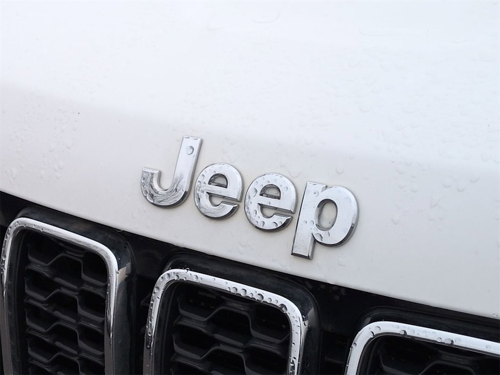 Thumbnail: 2018 Jeep Grand Cherokee - 7
