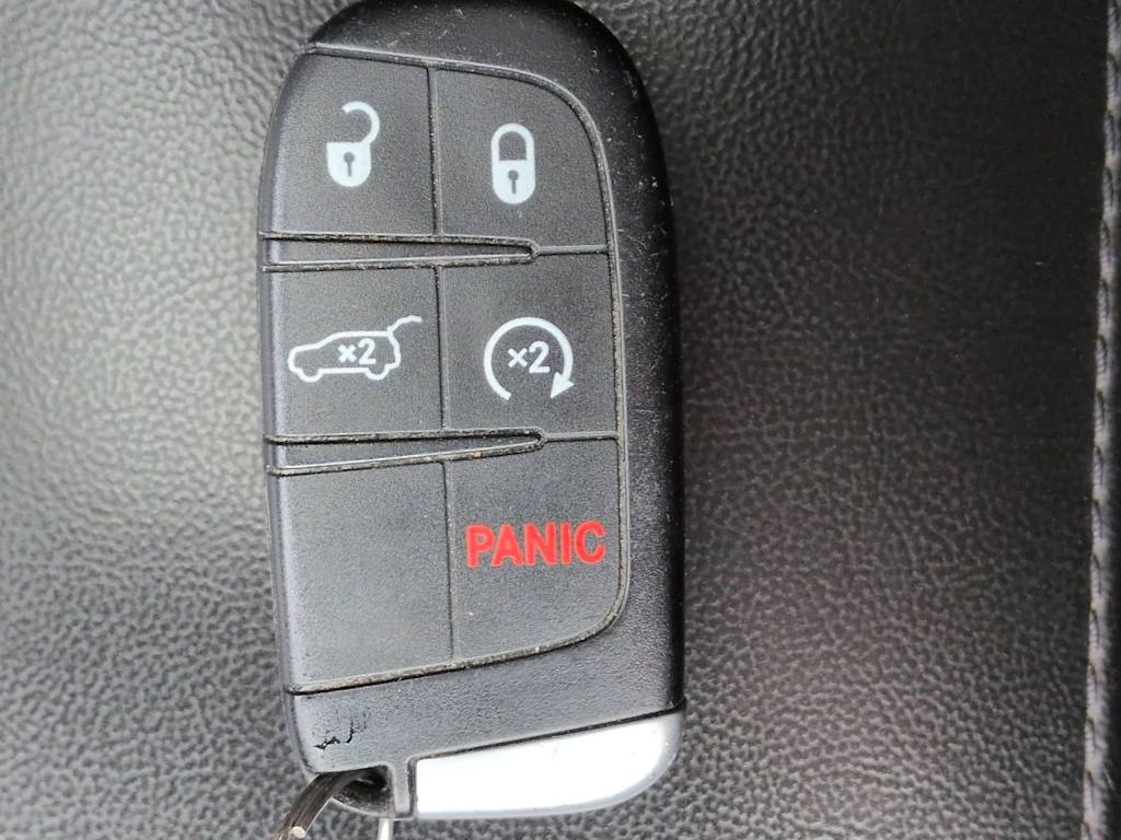 Thumbnail: 2018 Jeep Grand Cherokee - 20