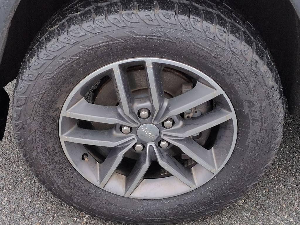 Thumbnail: 2018 Jeep Grand Cherokee - 8