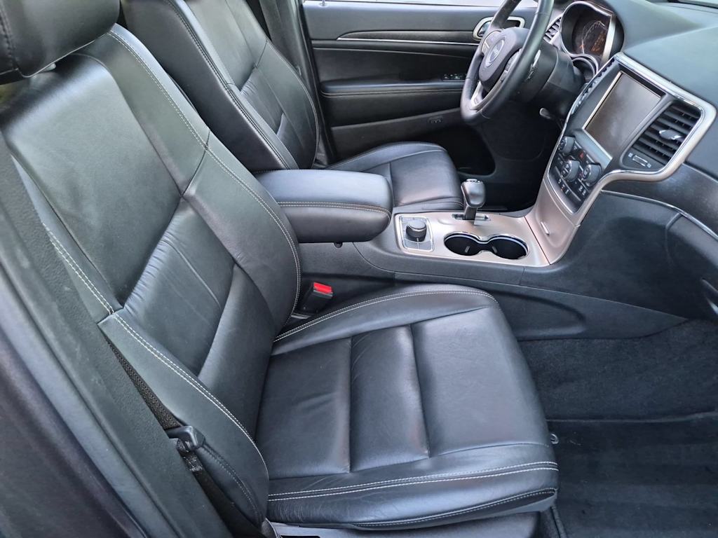 Thumbnail: 2015 Jeep Grand Cherokee - 12