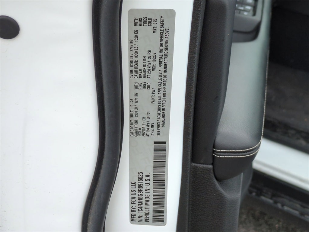 Thumbnail: 2024 Jeep Grand Cherokee - 19