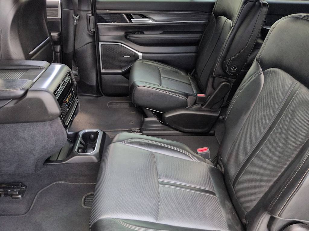 Thumbnail: 2024 Jeep Wagoneer - 11