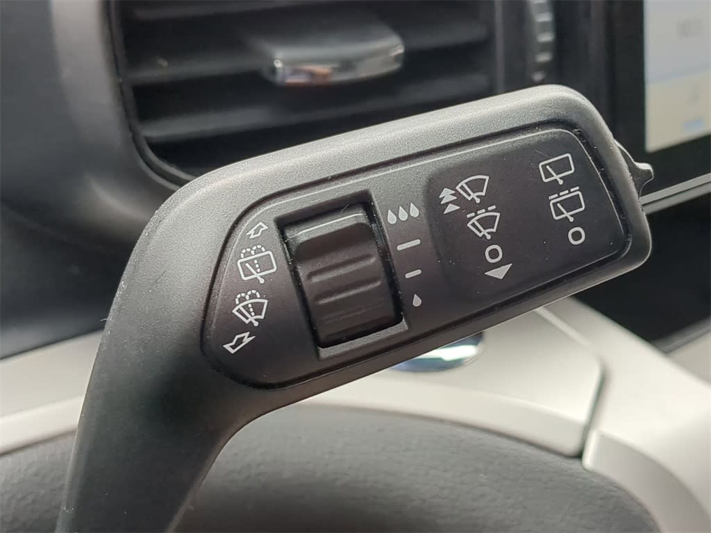 Thumbnail: 2021 Ford Explorer - 31