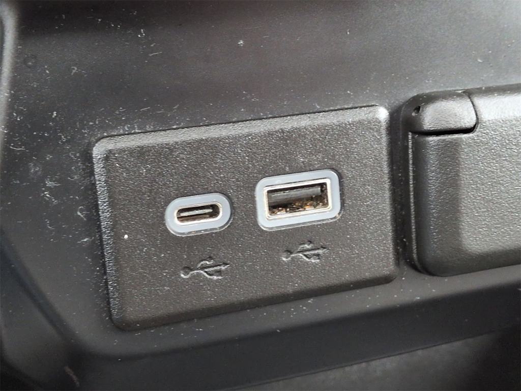 Thumbnail: 2021 Chevrolet Silverado 1500 - 38